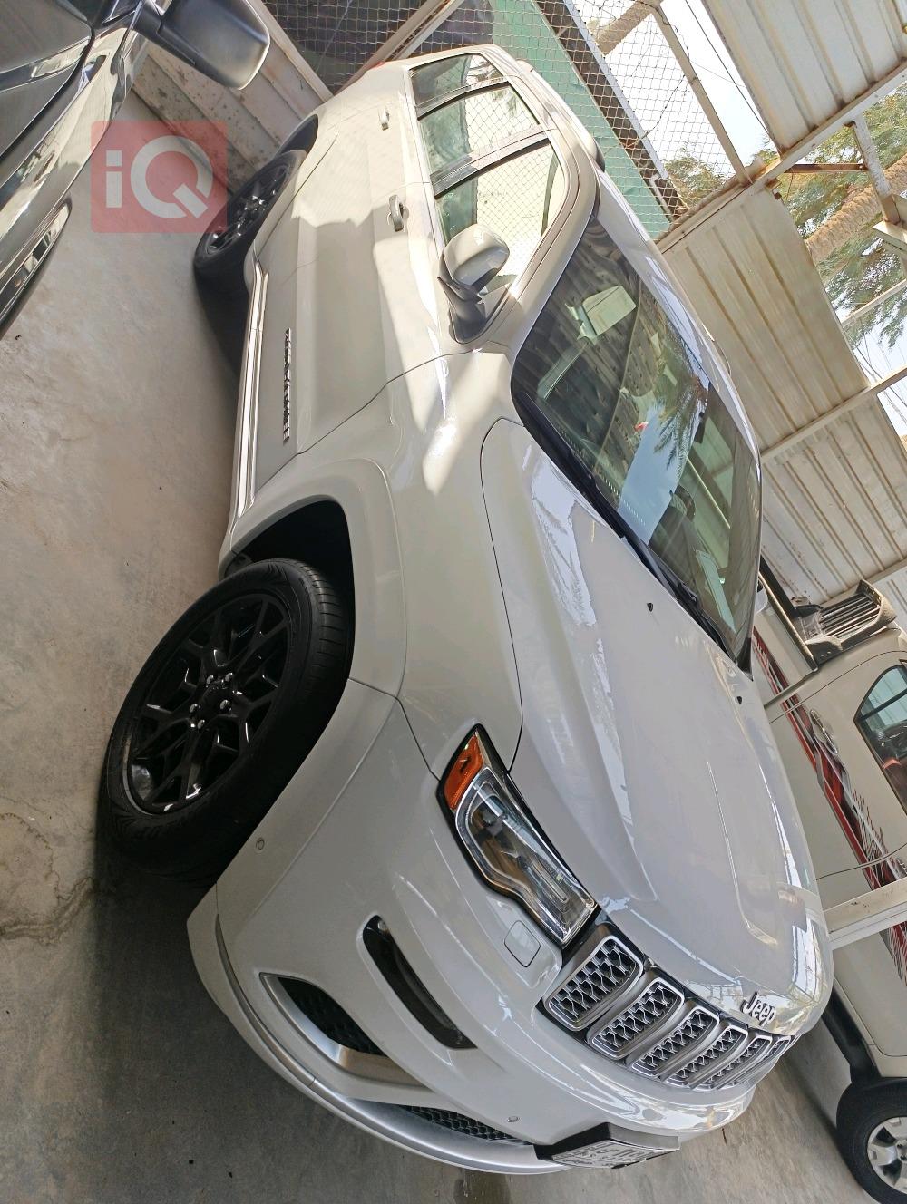 جیپ گراند شیرۆکی